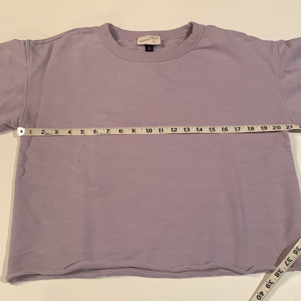 Universal Threads Cropped Lilac French Terry Sweatshirt Size Medium - Picture 4 of 6
